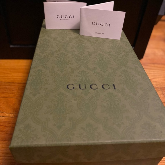 White Gucci Slides - Picture 5 of 5